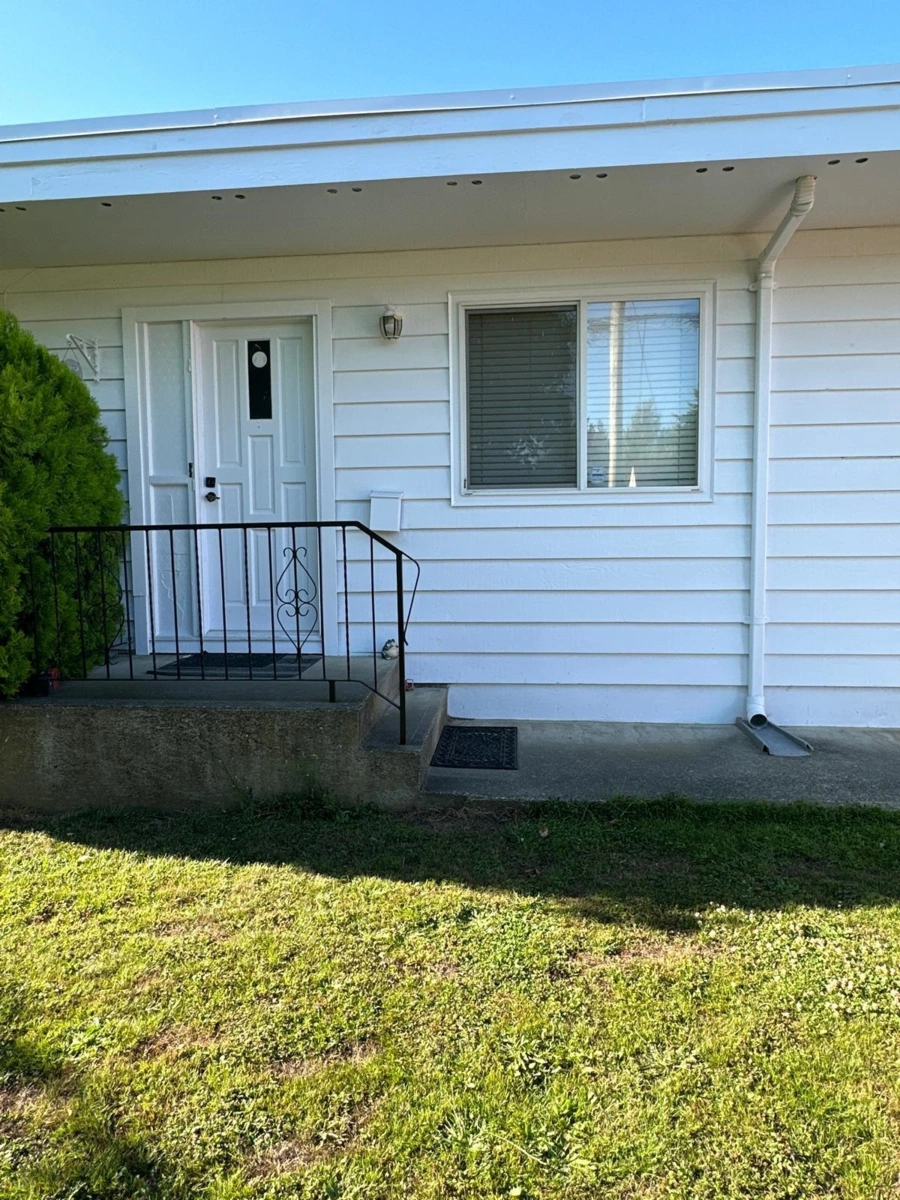 Living Room Photo of 45603 Reece Avenue, Chilliwack, BC
