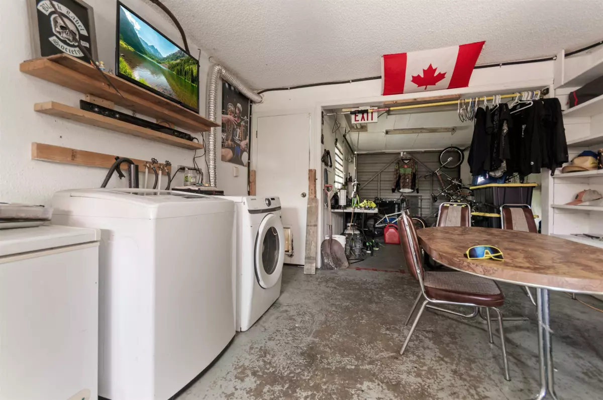 Powder Room Photo of 45603 Reece Avenue, Chilliwack, BC