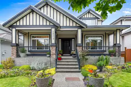 18979 70 Avenue, Surrey, BC, Surrey — Single Family Residence for sale