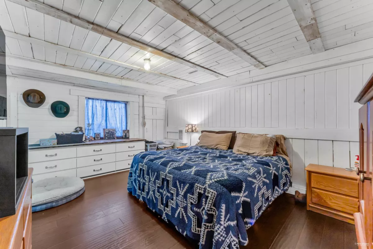 Garage Interior Photo of 20288 43a Avenue, Langley, BC