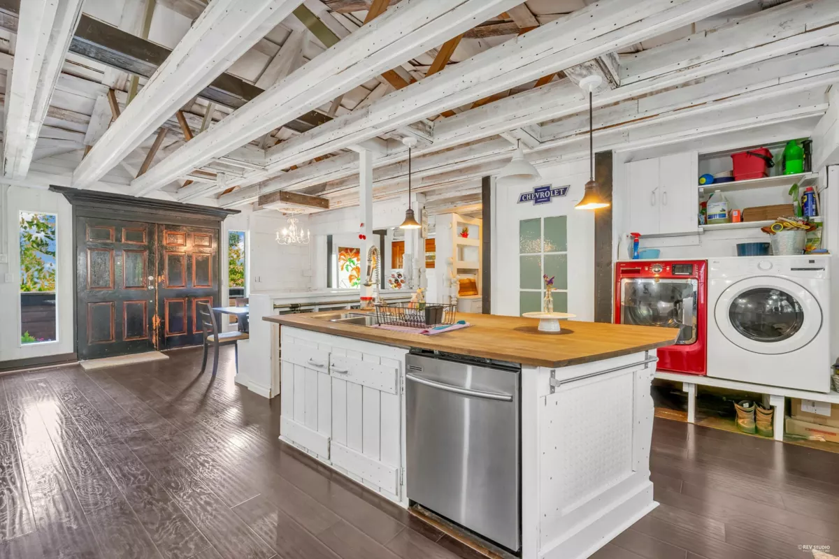 Kitchen Photo of 20288 43a Avenue, Langley, BC