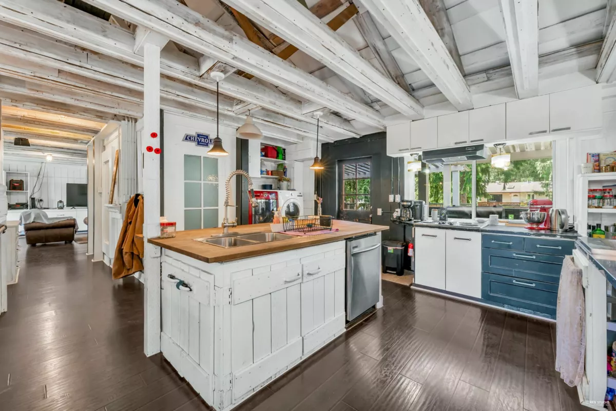 Primary Bathroom Photo of 20288 43a Avenue, Langley, BC