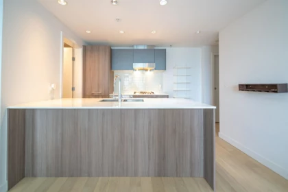 1012 2220 Kingsway, Vancouver, BC, Vancouver — Apartment/Condo for sale