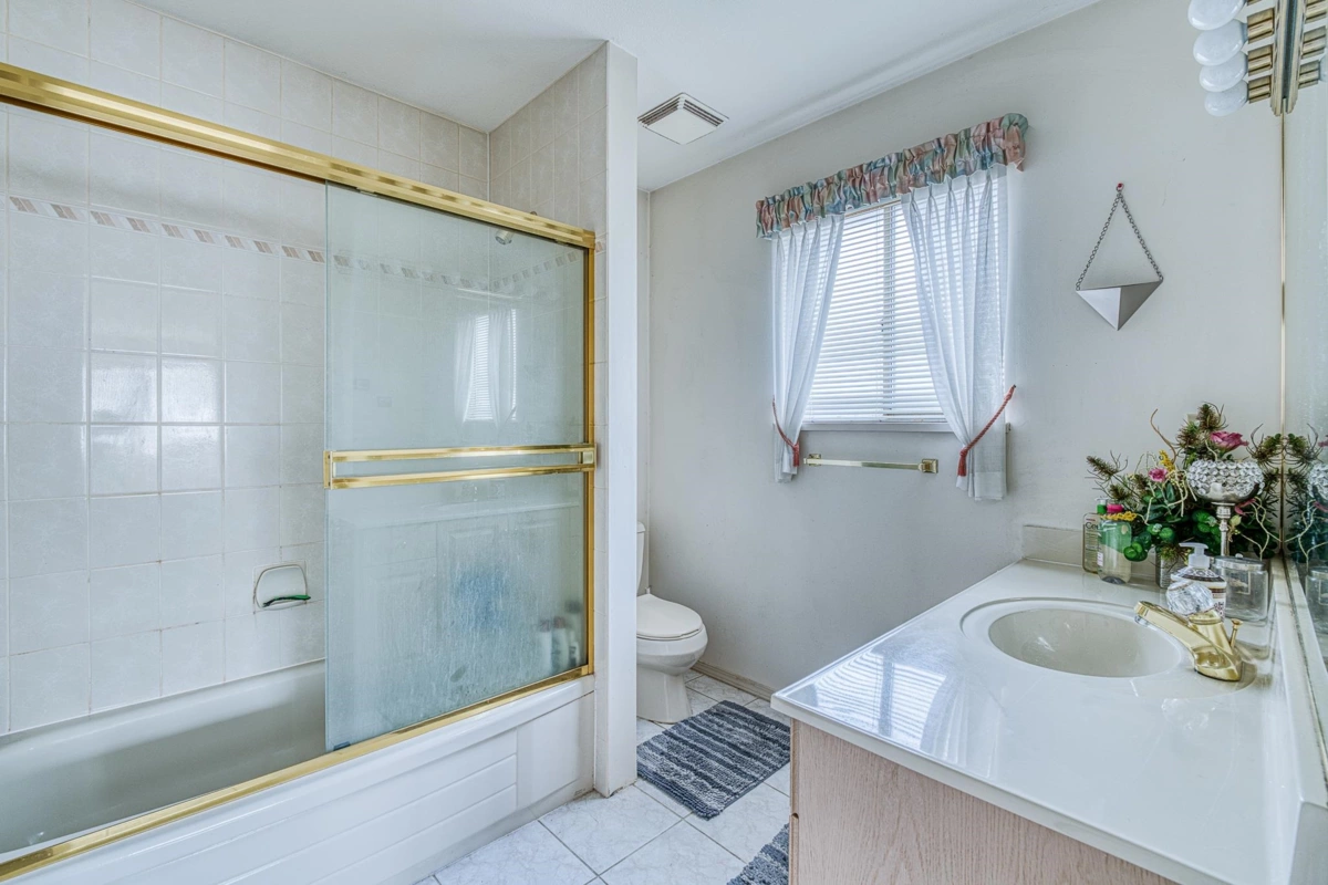 Hot Tub / Spa Photo of 5020 Blundell Road, Richmond, BC