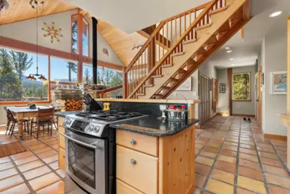 9551 Emerald Drive, Whistler, BC, Whistler — Recreational for sale