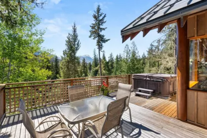 Breakfast Nook Photo of 9551 Emerald Drive, Whistler, BC