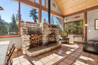9551 Emerald Drive, Whistler, BC, Whistler — Recreational for sale