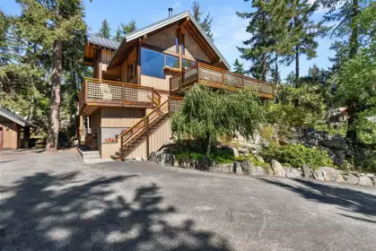 Front exterior of 9551 Emerald Drive, Whistler, BC