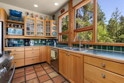 Kitchen Photo of 9551 Emerald Drive, Whistler, BC