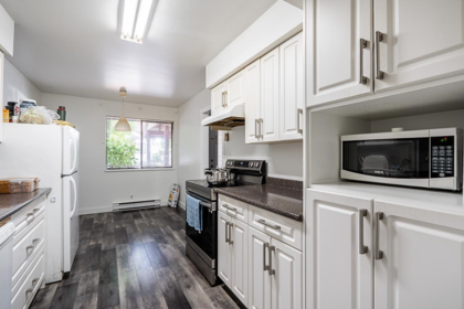 Primary Bathroom Photo of 69 13880 74 Avenue, Surrey, BC