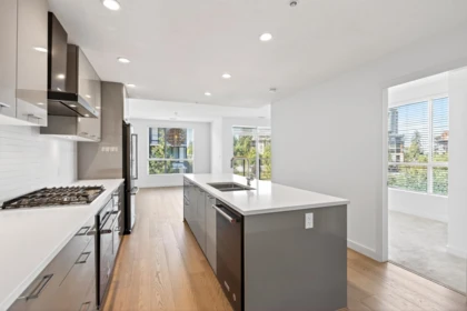 402 3581 Ross Drive, Vancouver, BC, Vancouver — Apartment/Condo for sale