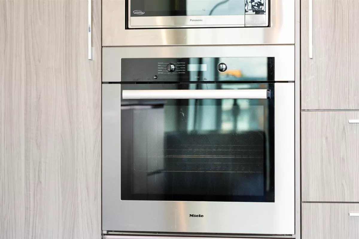 Walk-In Closet Photo of 2816 89 Nelson Street, Vancouver, BC