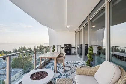 Breakfast Nook Photo of 1406 1500 Martin Street, White Rock, BC