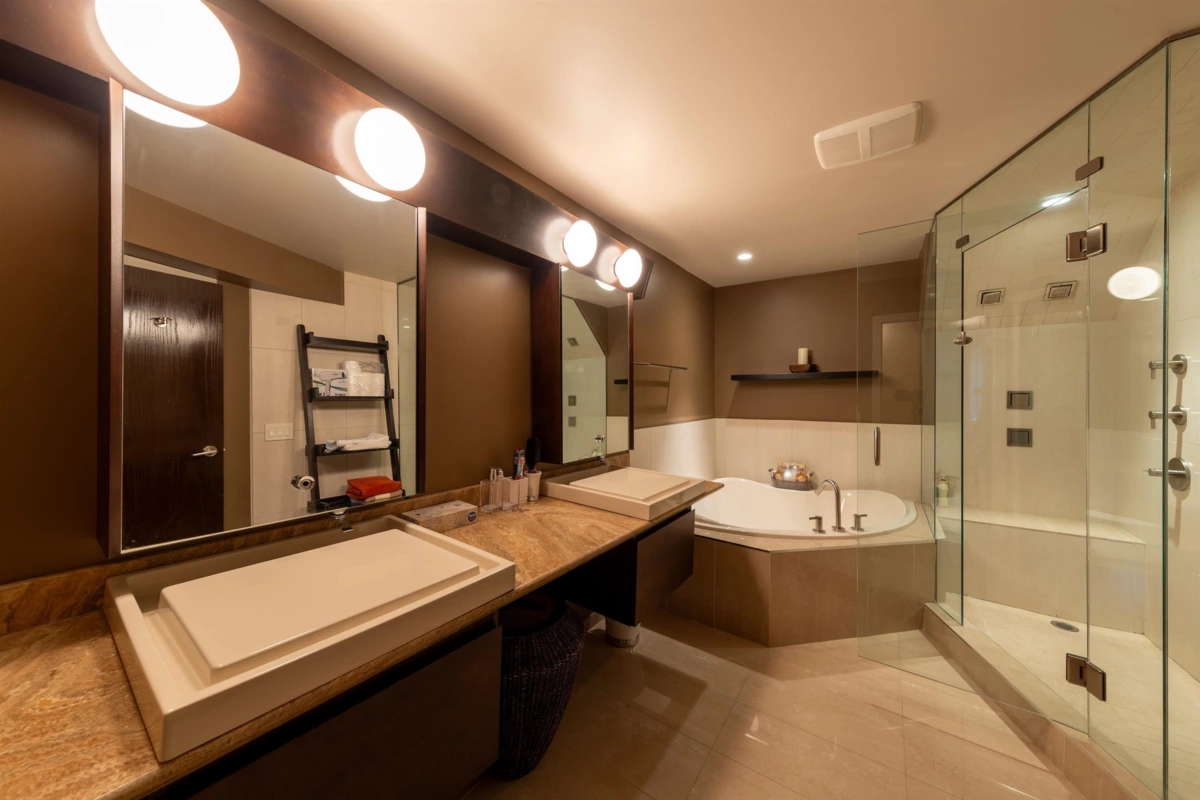 Basement Recreation Room Photo of 1109 Hillside Road, West Vancouver, BC