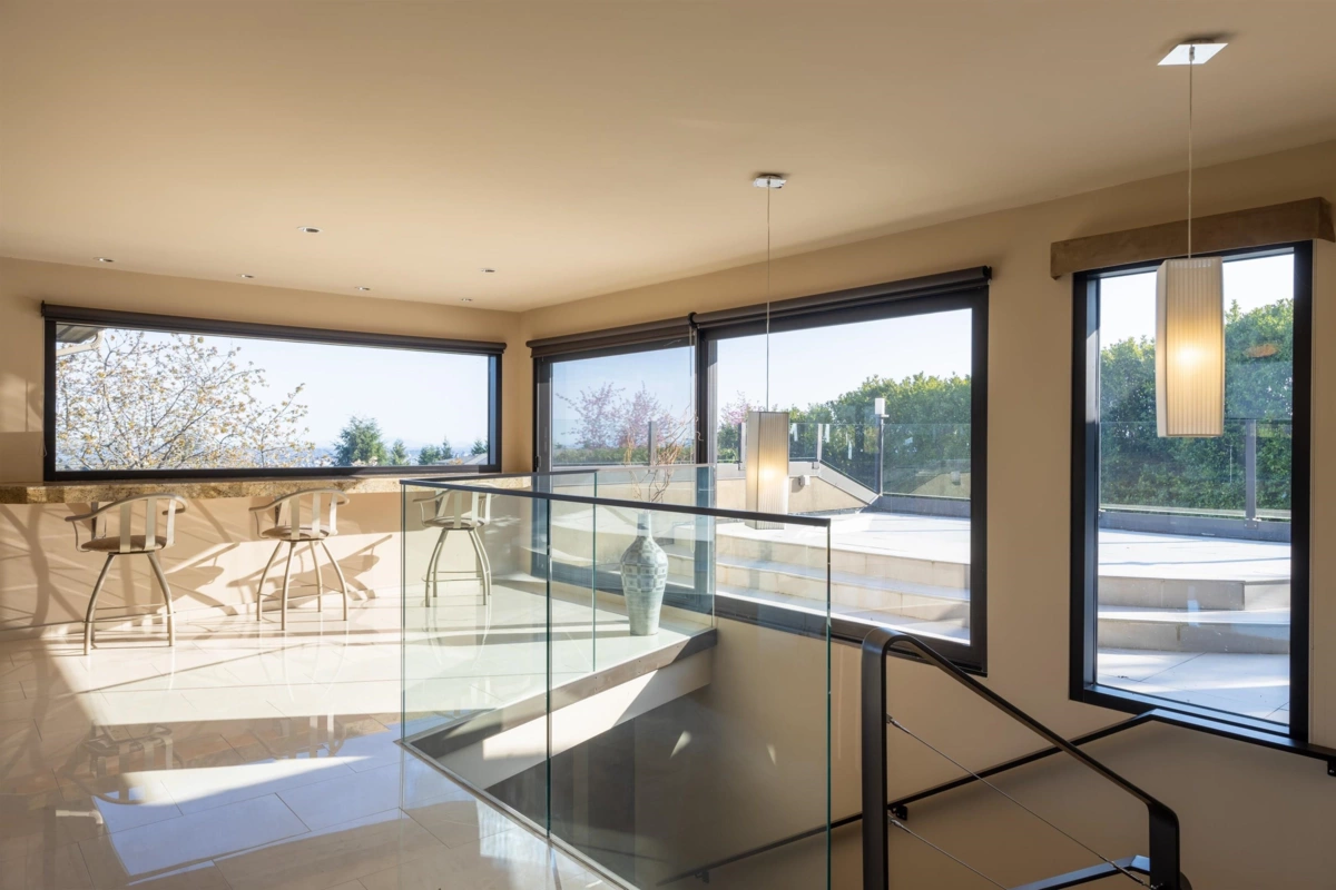 Hallway Photo of 1109 Hillside Road, West Vancouver, BC
