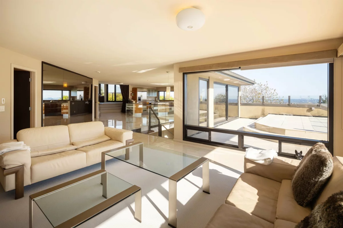 Pantry Photo of 1109 Hillside Road, West Vancouver, BC