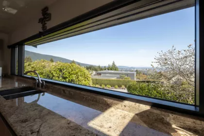 Primary Bathroom Photo of 1109 Hillside Road, West Vancouver, BC