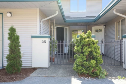 26 555 Eaglecrest Drive, Gibsons, BC, Gibsons — Townhouse for sale
