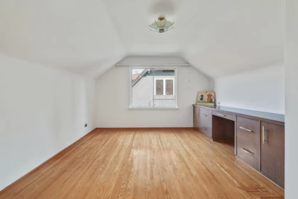 Mudroom Photo of 3746 Edinburgh Street, Burnaby, BC