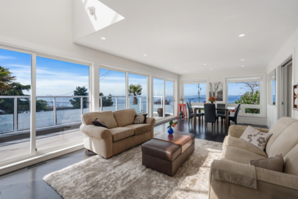 15145 Victoria Avenue, White Rock, BC, White Rock — Single Family Residence for sale
