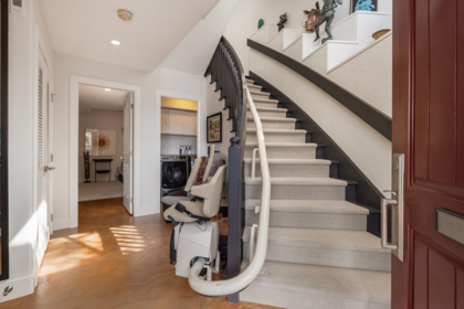 15145 Victoria Avenue, White Rock, BC, White Rock — Single Family Residence for sale