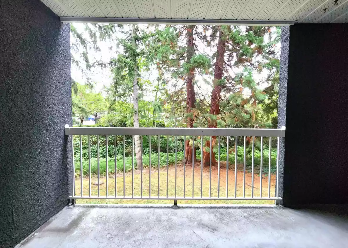 Kitchen Island Photo of 102 5664 200 Street, Langley, BC