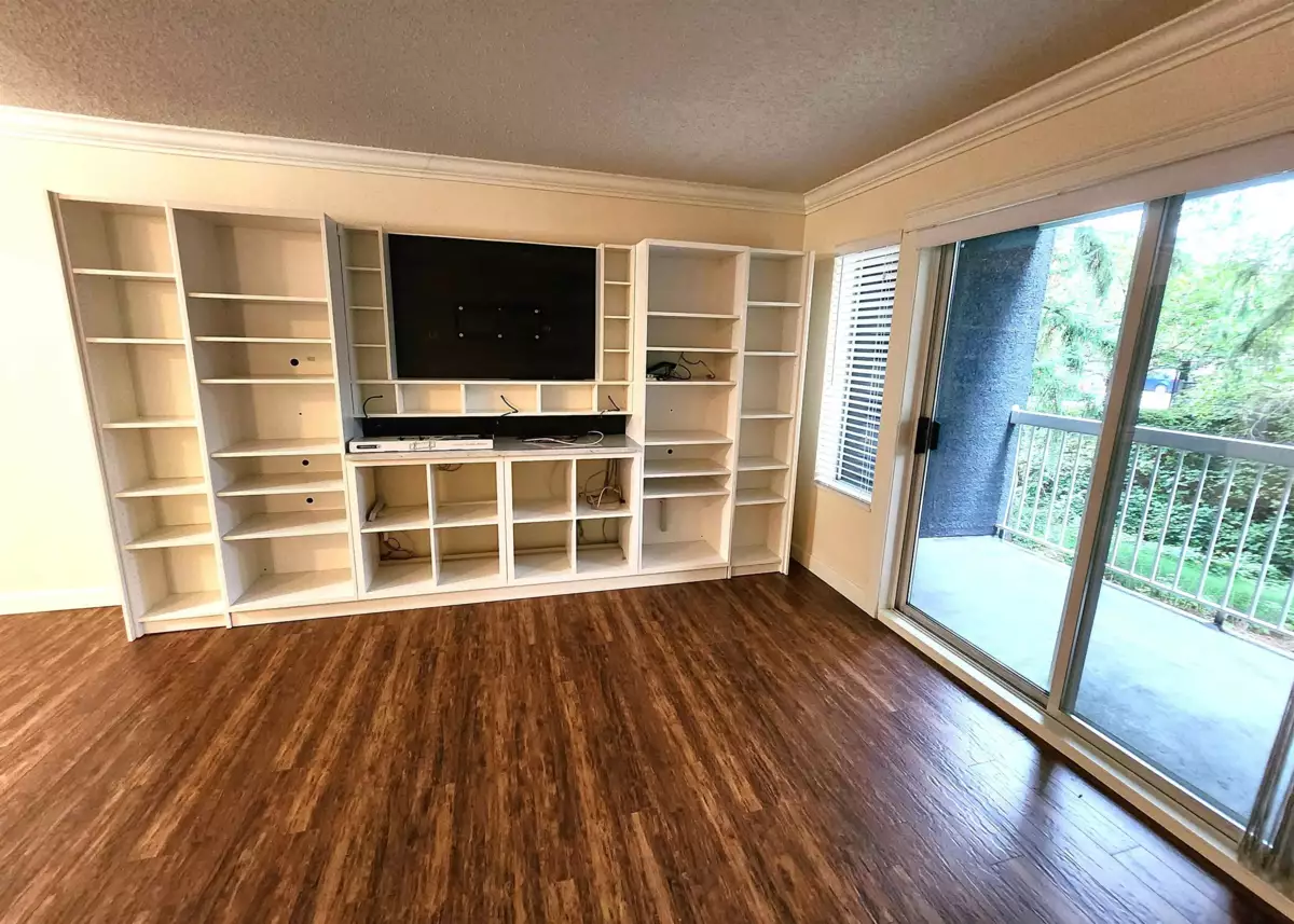 Kitchen Photo of 102 5664 200 Street, Langley, BC