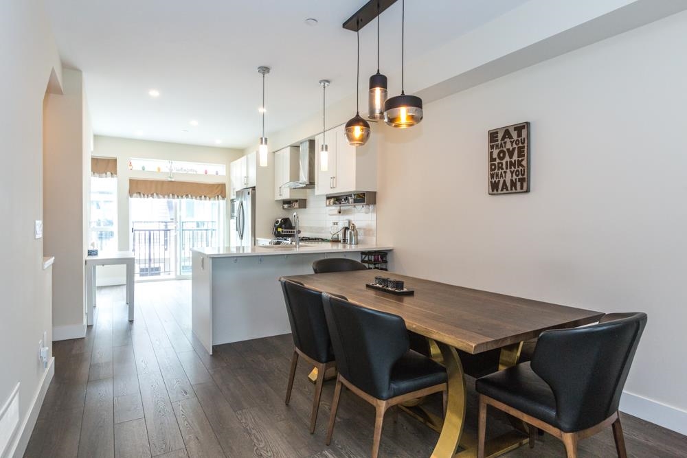 Kitchen Island Photo of 162 1894 Osprey Drive, Tsawwassen, BC