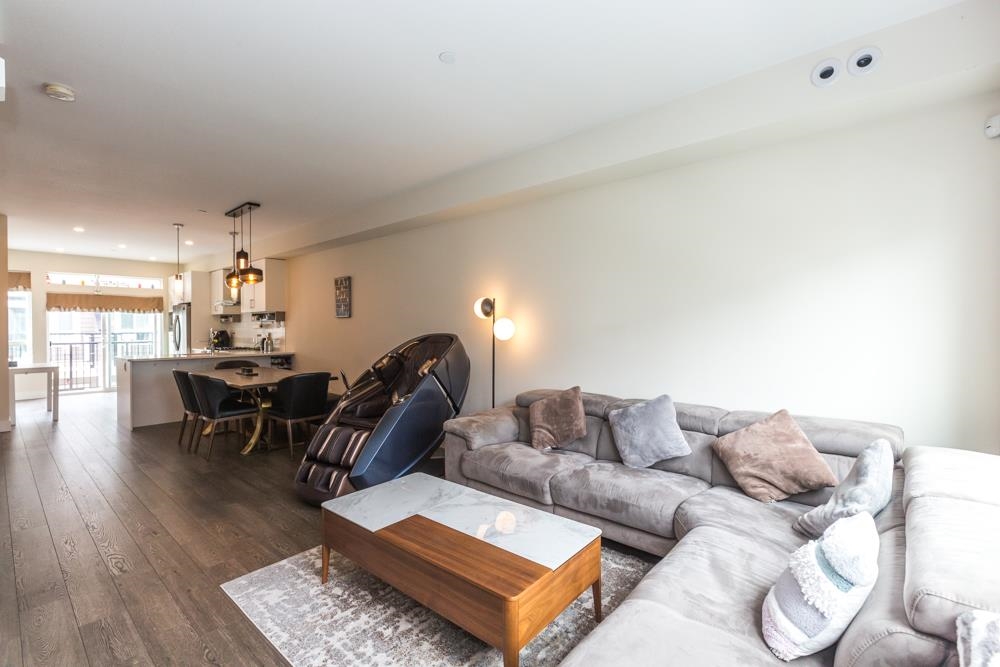 Kitchen Photo of 162 1894 Osprey Drive, Tsawwassen, BC