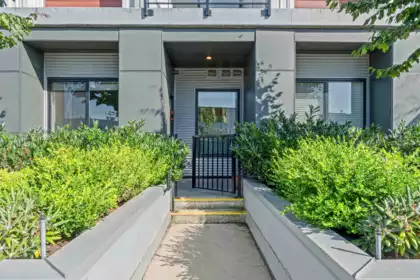 102 20360 Logan Avenue, Langley, BC