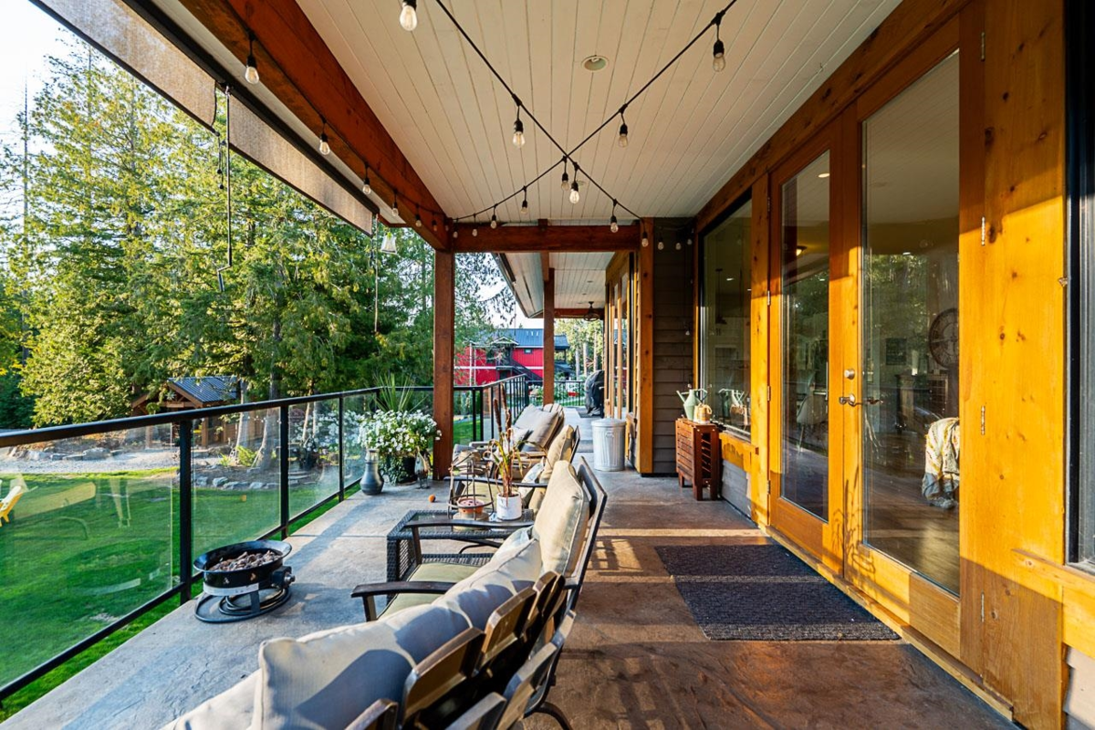Breakfast Nook Photo of 601 200 Street, Langley, BC