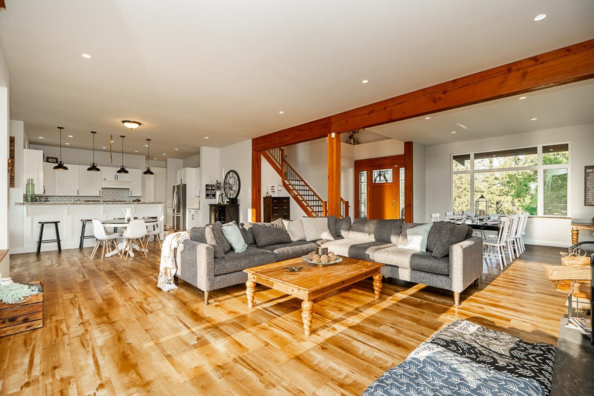 Dining Area Photo of 601 200 Street, Langley, BC