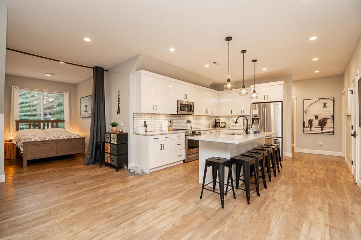 Entry Foyer Photo of 601 200 Street, Langley, BC