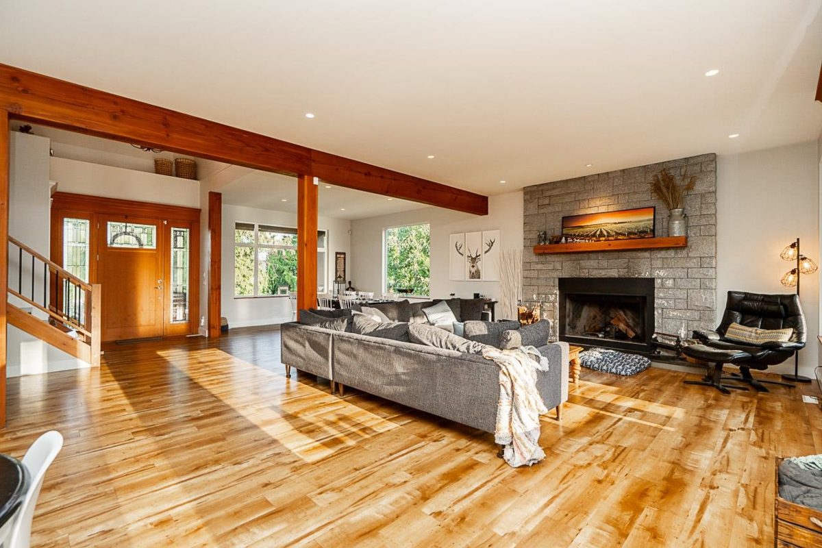 Family Room Photo of 601 200 Street, Langley, BC