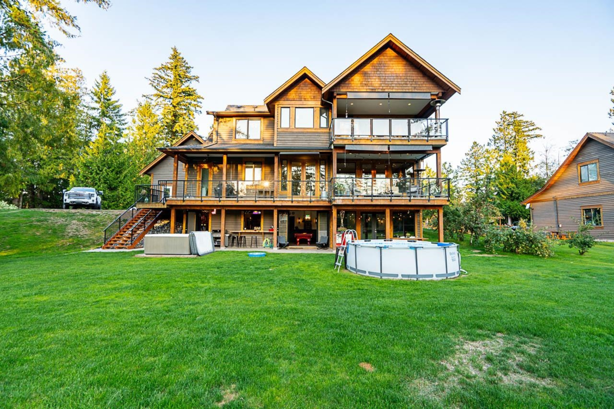 Swimming Pool Photo of 601 200 Street, Langley, BC