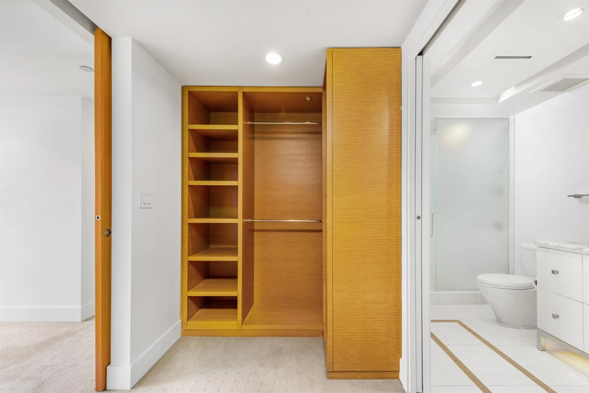 Hallway Photo of 2301 667 Howe Street, Vancouver, BC