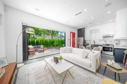 Living Room Photo of 1 2777 E 27th Avenue, Vancouver, BC