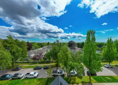 Swimming Pool Photo of 1 2777 E 27th Avenue, Vancouver, BC