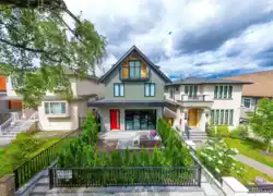 1 2777 E 27th Avenue, Vancouver, BC
