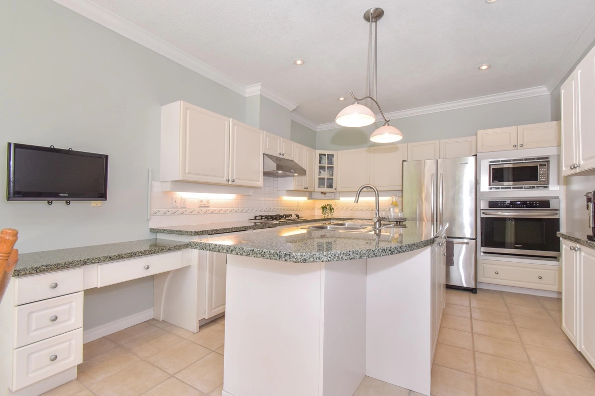 Dining Area Photo of 54 2533 152 Street, Surrey, BC