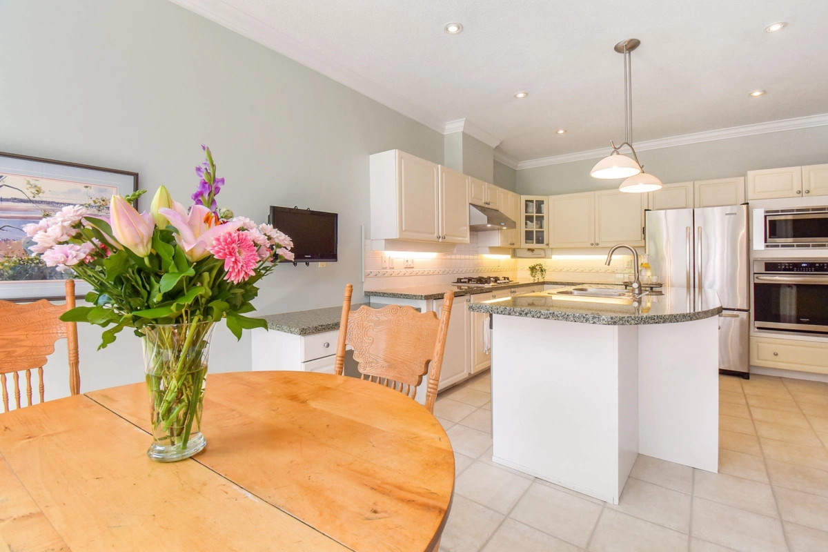 Kitchen Island Photo of 54 2533 152 Street, Surrey, BC