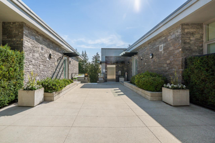 101 988 Keith Road, West Vancouver, BC