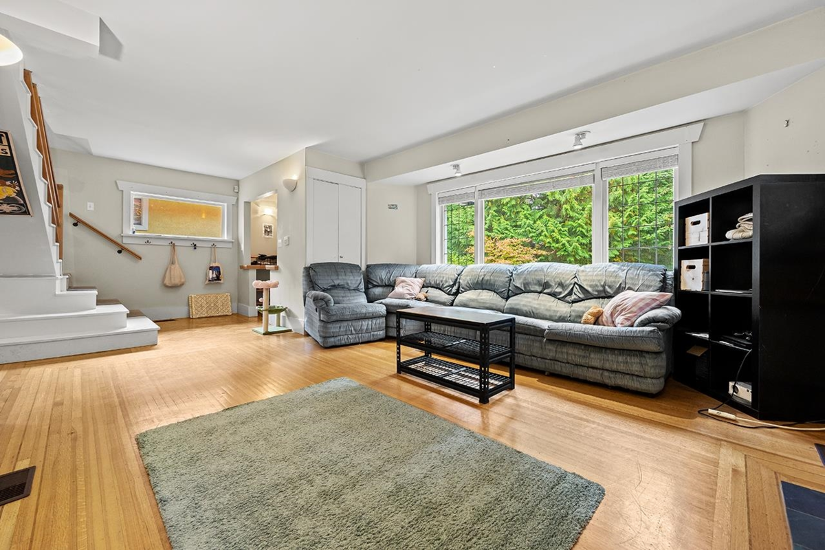 Dining Area Photo of 3825 W 31st Avenue, Vancouver, BC
