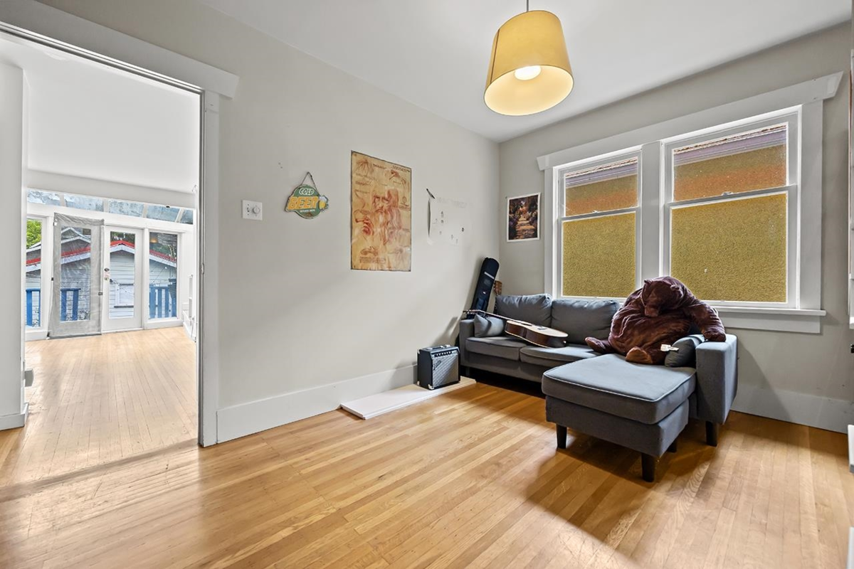 Kitchen Island Photo of 3825 W 31st Avenue, Vancouver, BC