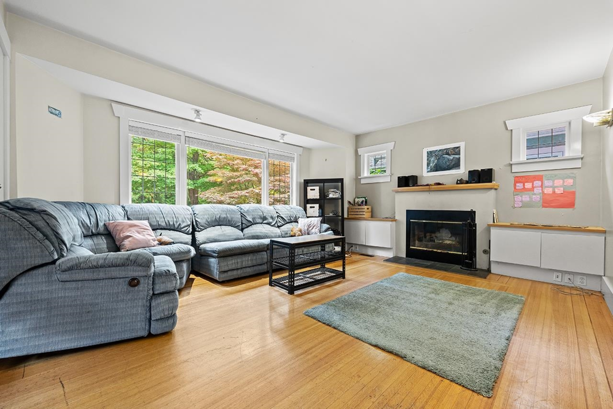 Kitchen Photo of 3825 W 31st Avenue, Vancouver, BC