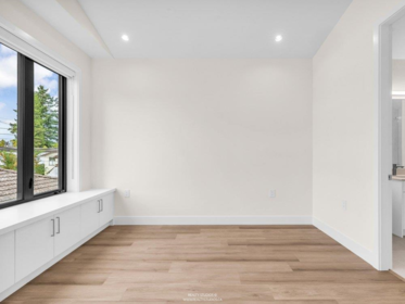 Entry Foyer Photo of 2 4257 Knight Street, Vancouver, BC