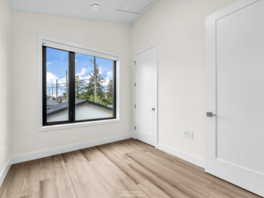 Guest Bathroom Photo of 2 4257 Knight Street, Vancouver, BC