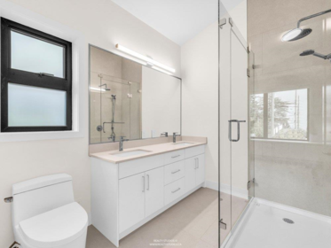 Hallway Photo of 2 4257 Knight Street, Vancouver, BC