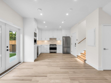 Kitchen Island Photo of 2 4257 Knight Street, Vancouver, BC