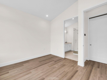 Mudroom Photo of 2 4257 Knight Street, Vancouver, BC